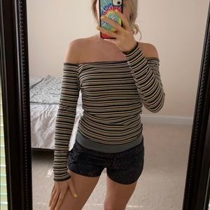 Long sleeve crop top sleeveless